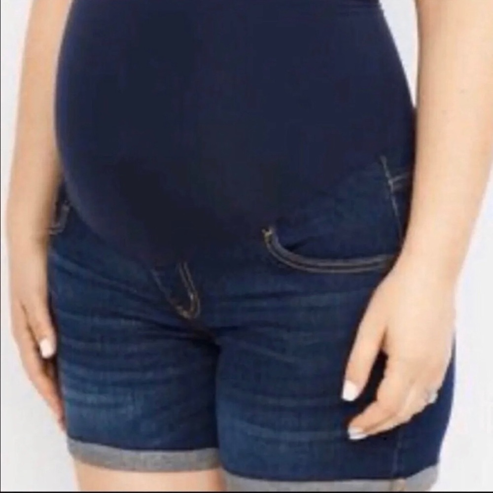 2 for $15 Liz Lange Maternity Shorts (Denim MIDI)